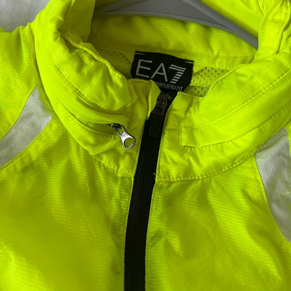Emporio Armani jacket, great condition Size S European. - Picture 4 of 4